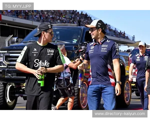 F1车手参与慈善活动，回馈当地社区