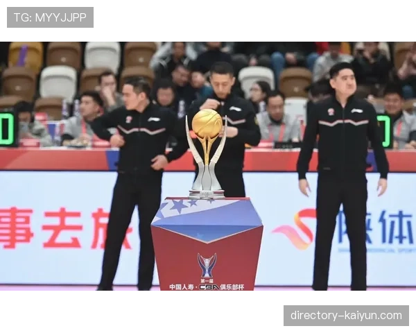 CBA总冠军奖杯开启全国巡展,首站抵达成都 CBA总冠军奖杯开启全国巡展,首站抵达成都