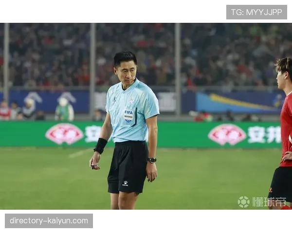 FIFA公布2026世界杯裁判名单,中国裁判马宁入选执法团队 FIFA公布2026世界杯裁判名单,中国裁判马宁入选执法团队