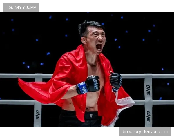 第四回合结束时，双方拳手不约而同向对方点头致意”